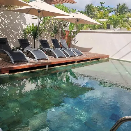 Pereybere -Charming 2 Bedrooms Apartment- With Pool - Beachcove Apartments, North Living, Apt 8